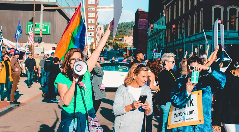 Is US politics beyond the point of repair? 27